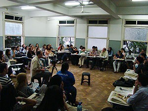 0728-discussao_sobre_emergencias_desastres_tema_de_roda_de_conversa_na_5_mostra01-300x225.jpg