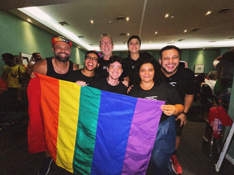 eixo-de-genero-e-diversidade-sexual-do-crp-rj-participa-de-acoes-de-orientacao-durante-a-parada-lgbtqia-do-rio-de-janeiro