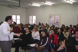 1-seminario-nacional-midia-e-psicologia-discute-classificacao-indicativa01-300x202.jpg